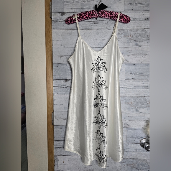 Vintage White Satin Slip Dress with Black Lotus Print - Picture 8 of 11